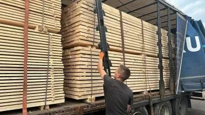Доска обрезная 50х100х6000 мм 1 сорт ГОСТ